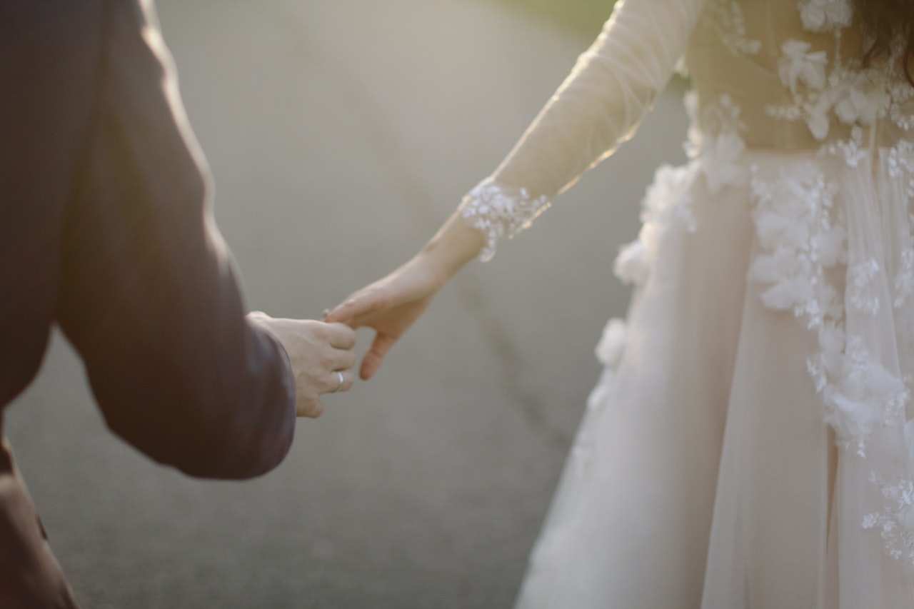 Na co zwrócić uwagę przy zakupie sukni ślubnej? blog salonu ślubnego Eleni Dress